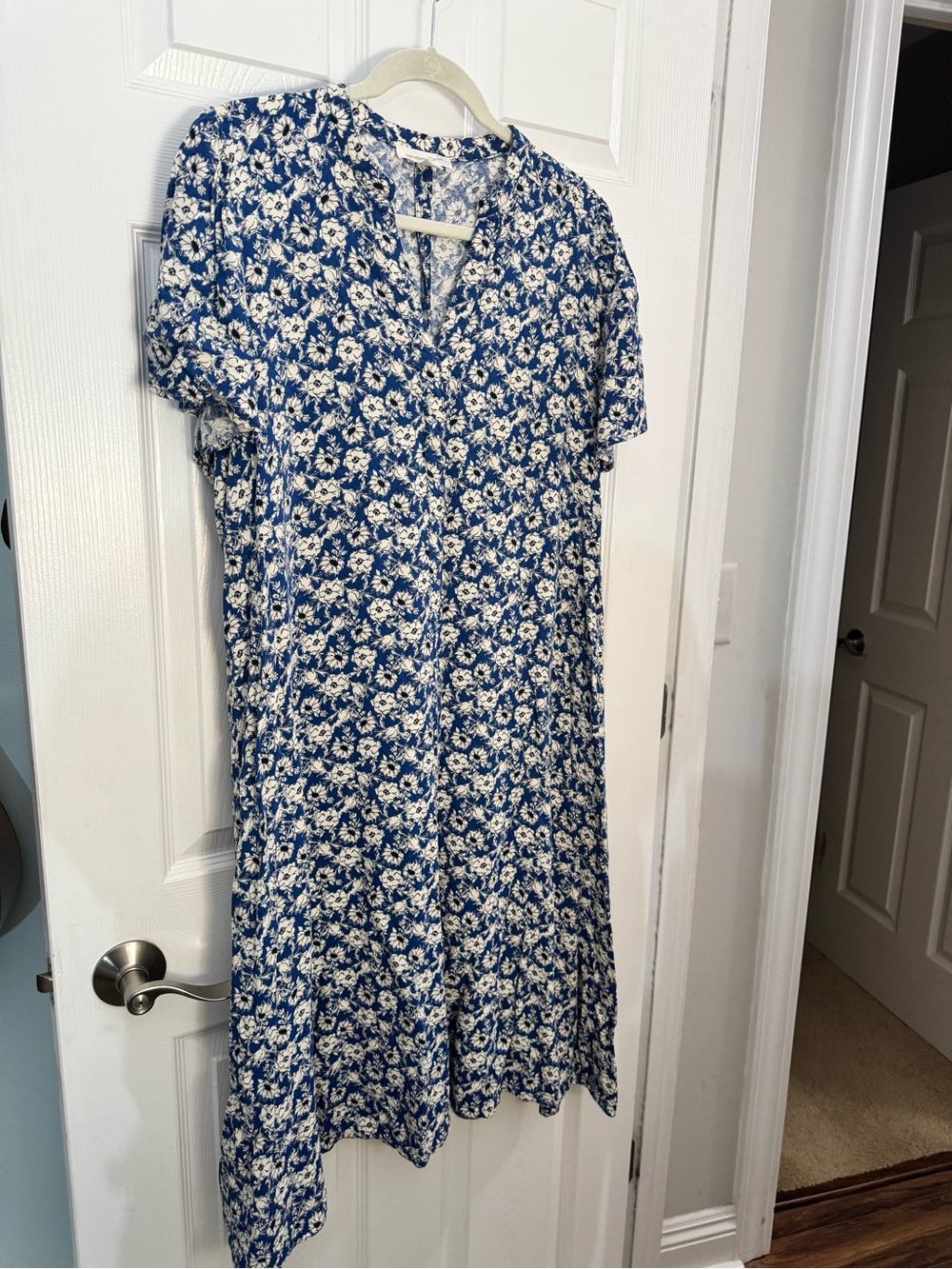EUC Treasure & Bond Floral Print Dress - L - Blue - V Neck & Pockets
